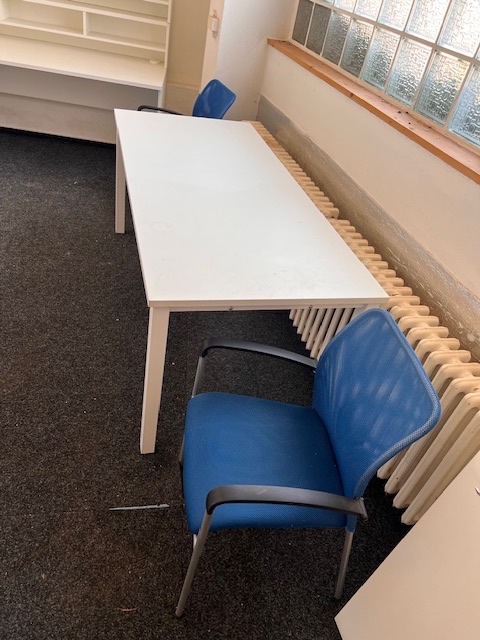 Kancelářský nábytek 4-5 lidí - Praha 9 - 2