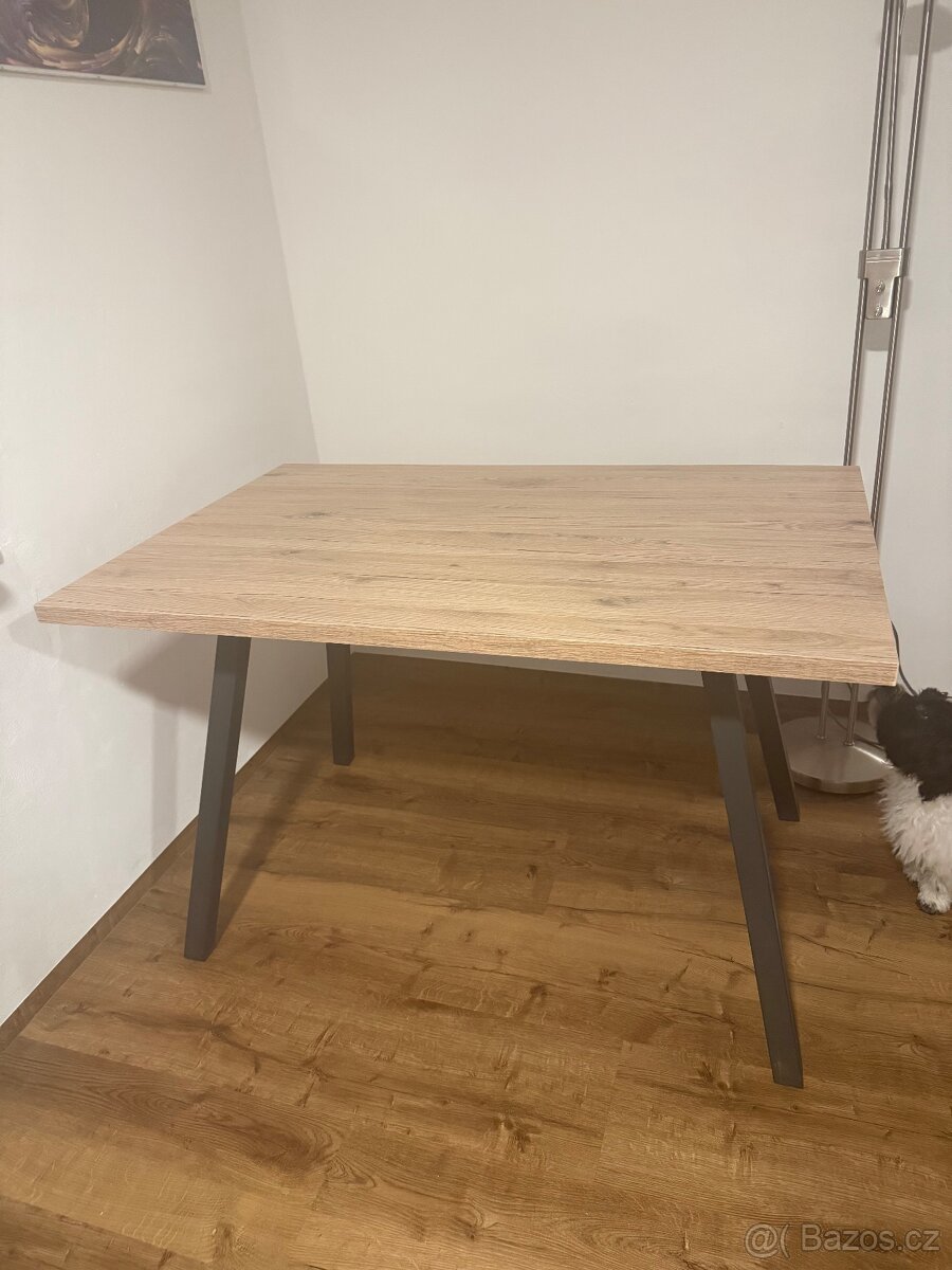 Jídelní stůl - 2