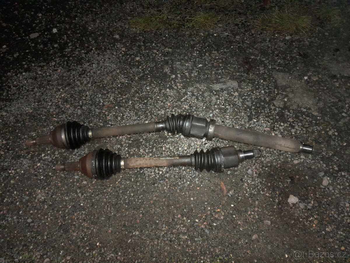 Ford Focus MK1 - levá a pravá poloosa - 2