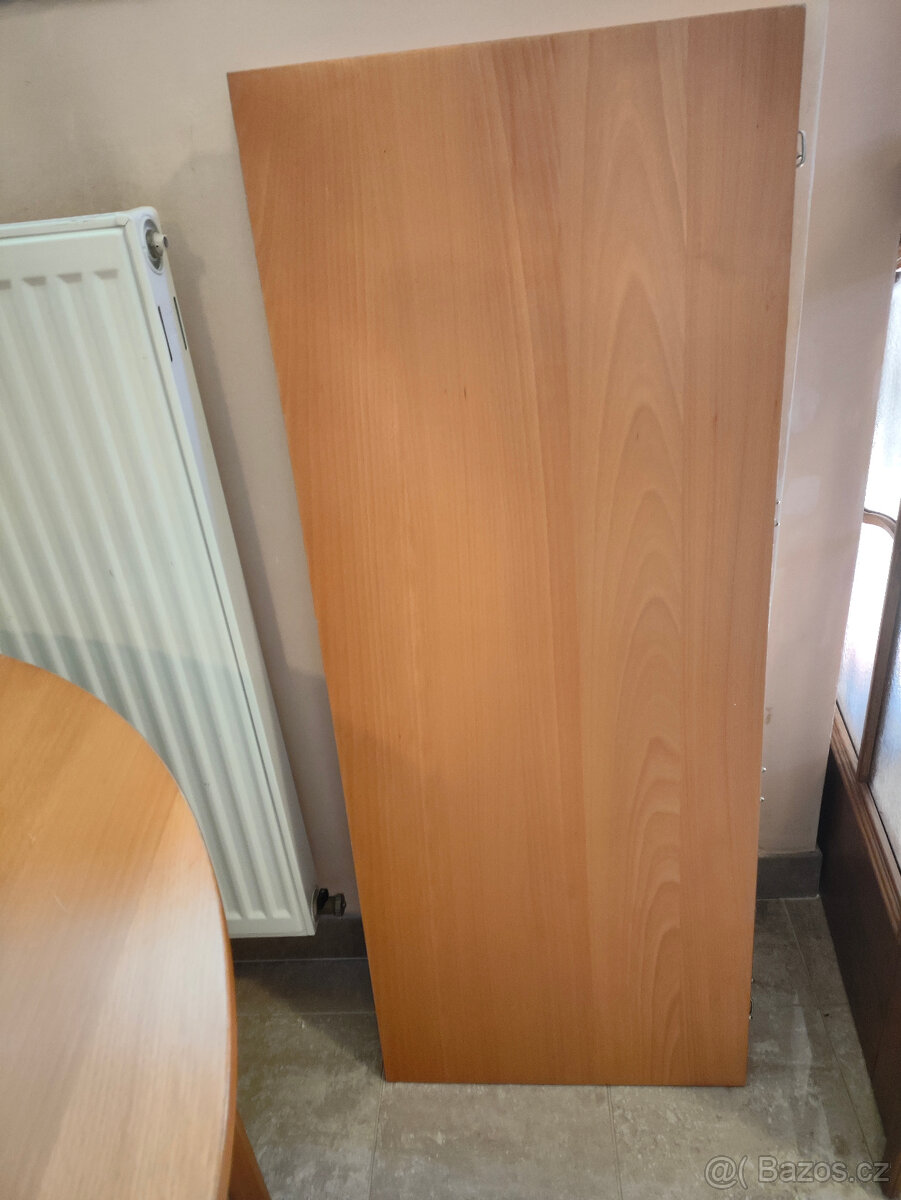 Kulatý jídelní stůl - 2