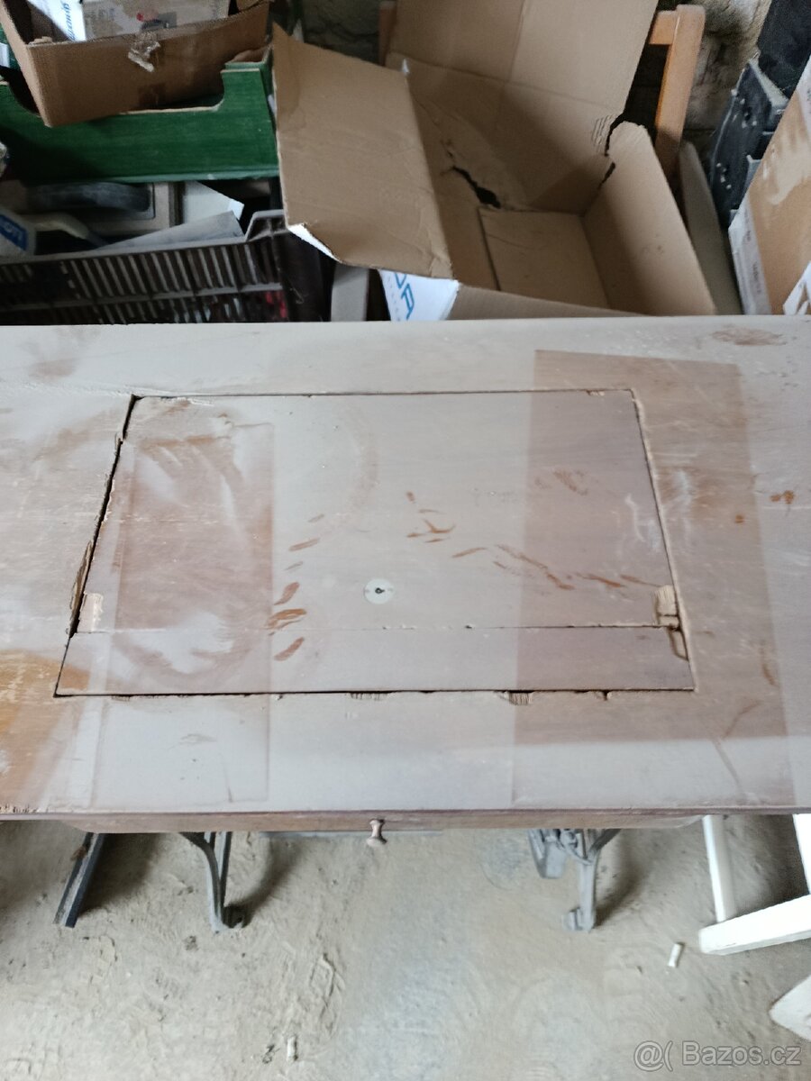 Šlapací šicí stroj Minerva - 2