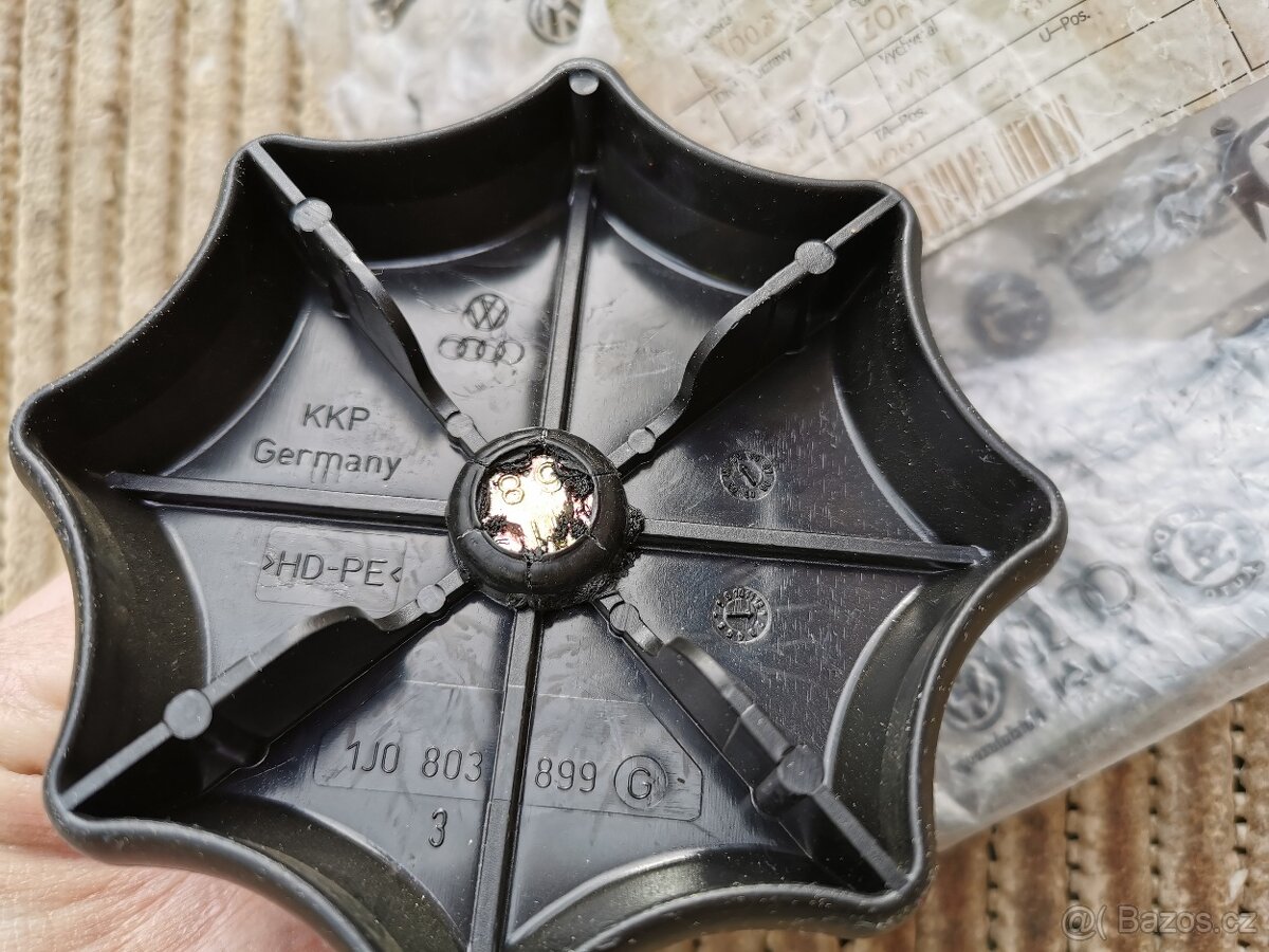 Škoda - Šroub pro upevnění kola - 2