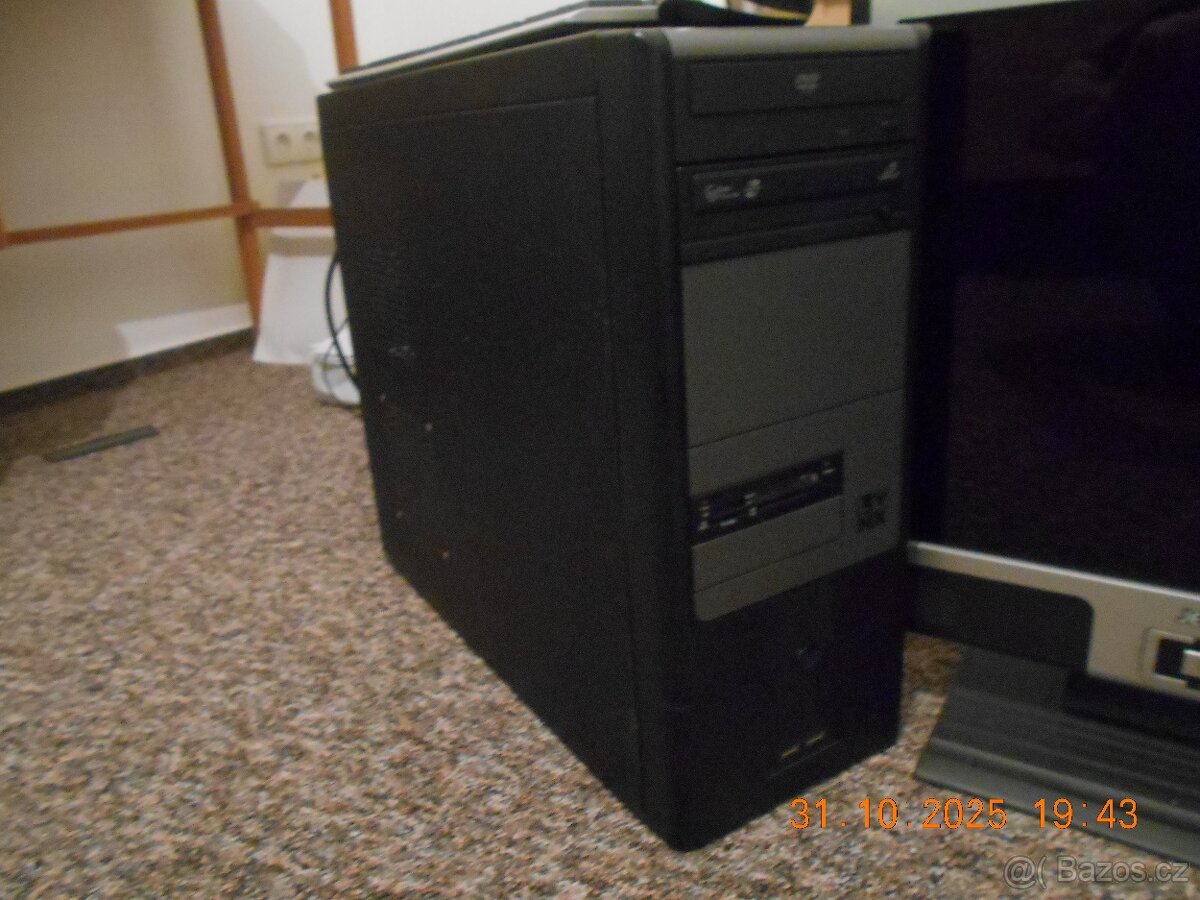 PC + 2x LCD; IntelCore i5 3,2Ghz; 12GB DDR3, SSD disk, DVDRW - 2