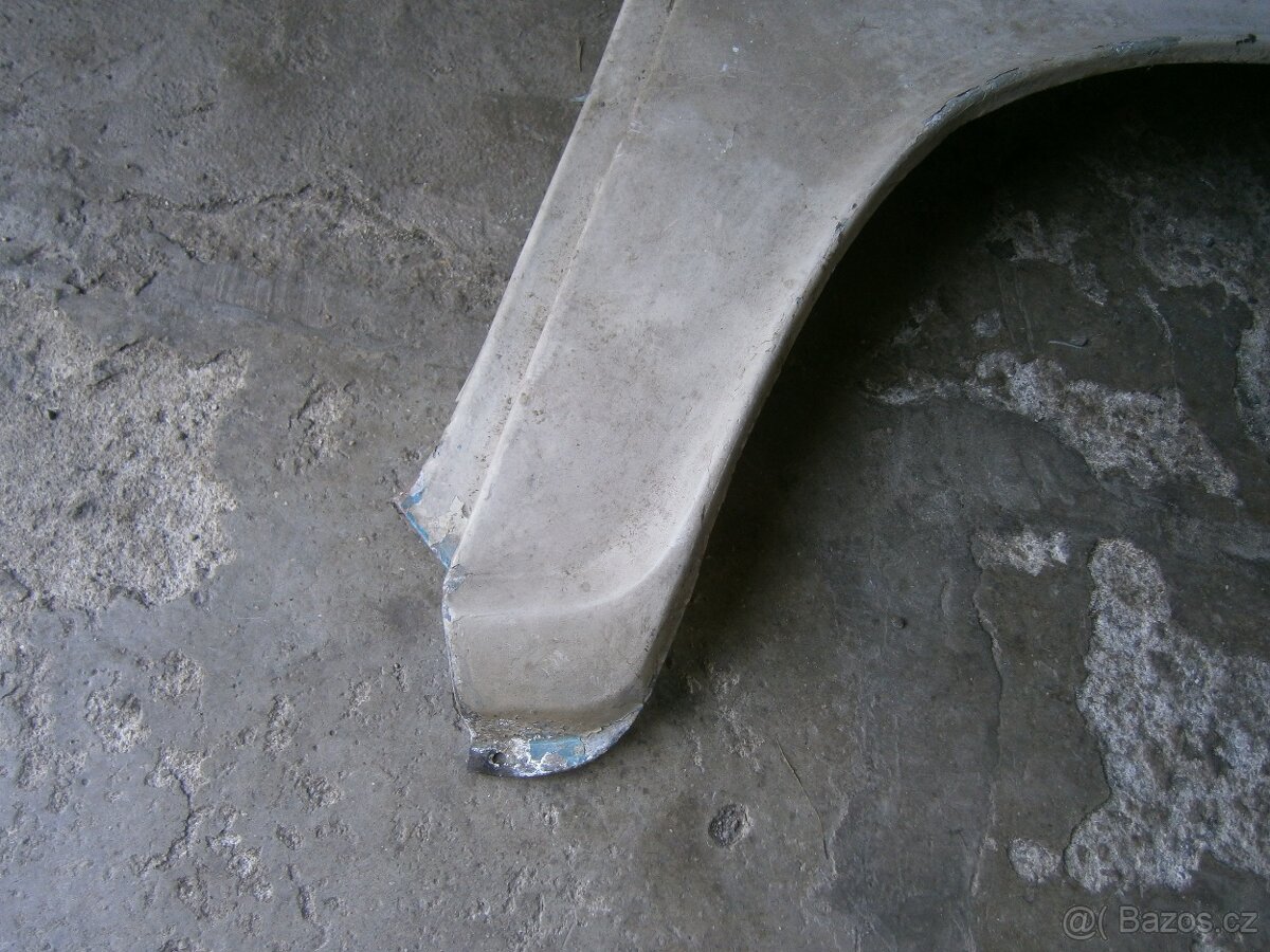 škoda 100 blatník - 2
