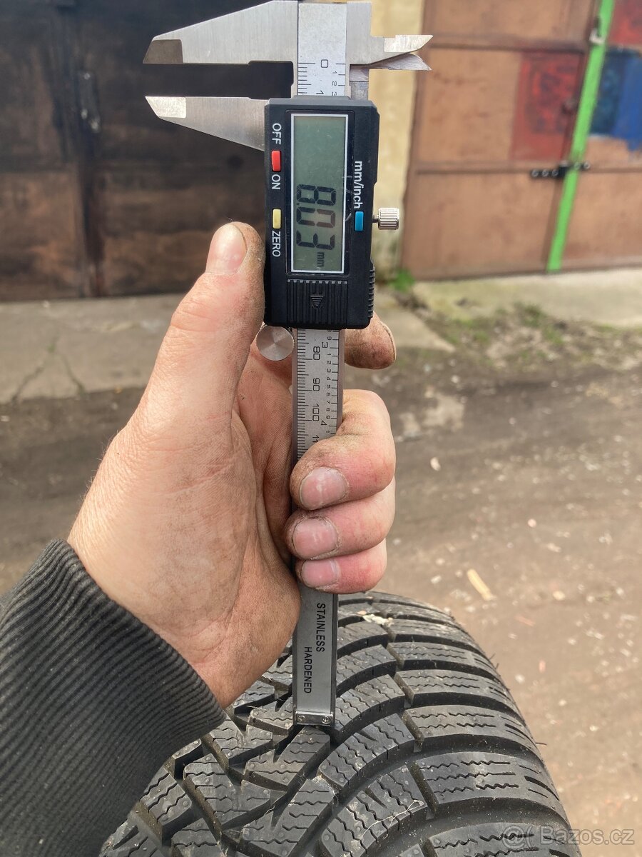 245/40/19 zimní - 2