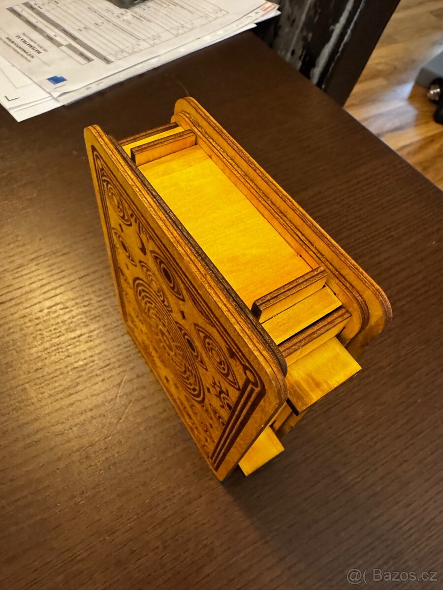 Dřevěná krabička hlavolam - 2