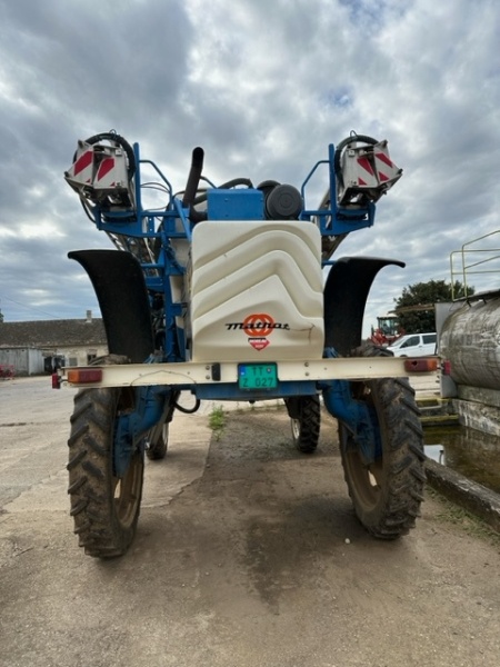 Samochodný postřikovač Matrot M24D - 2