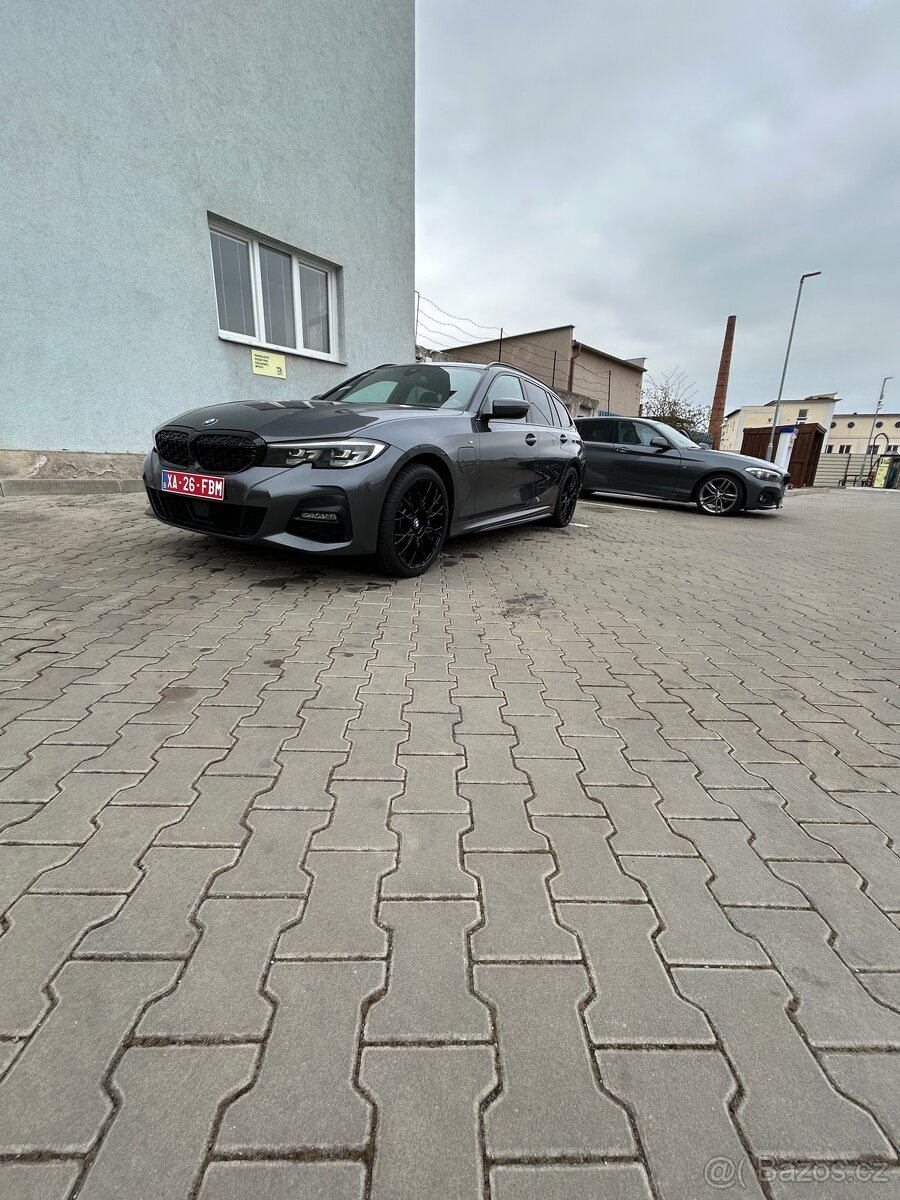 BMW 330e M-paket - 2