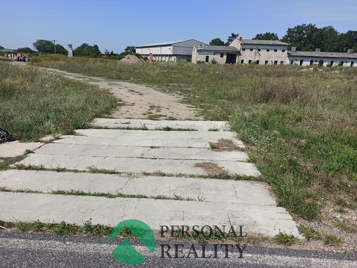 Pronájem skladovací plochy 15.000 m² - Krakovany - Božec - 2