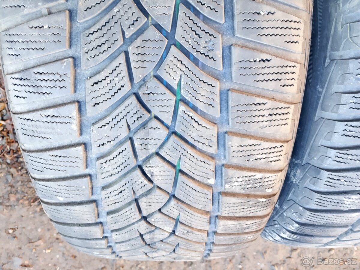 245/45/18 100v Goodyear - zimní pneu 2ks - 2