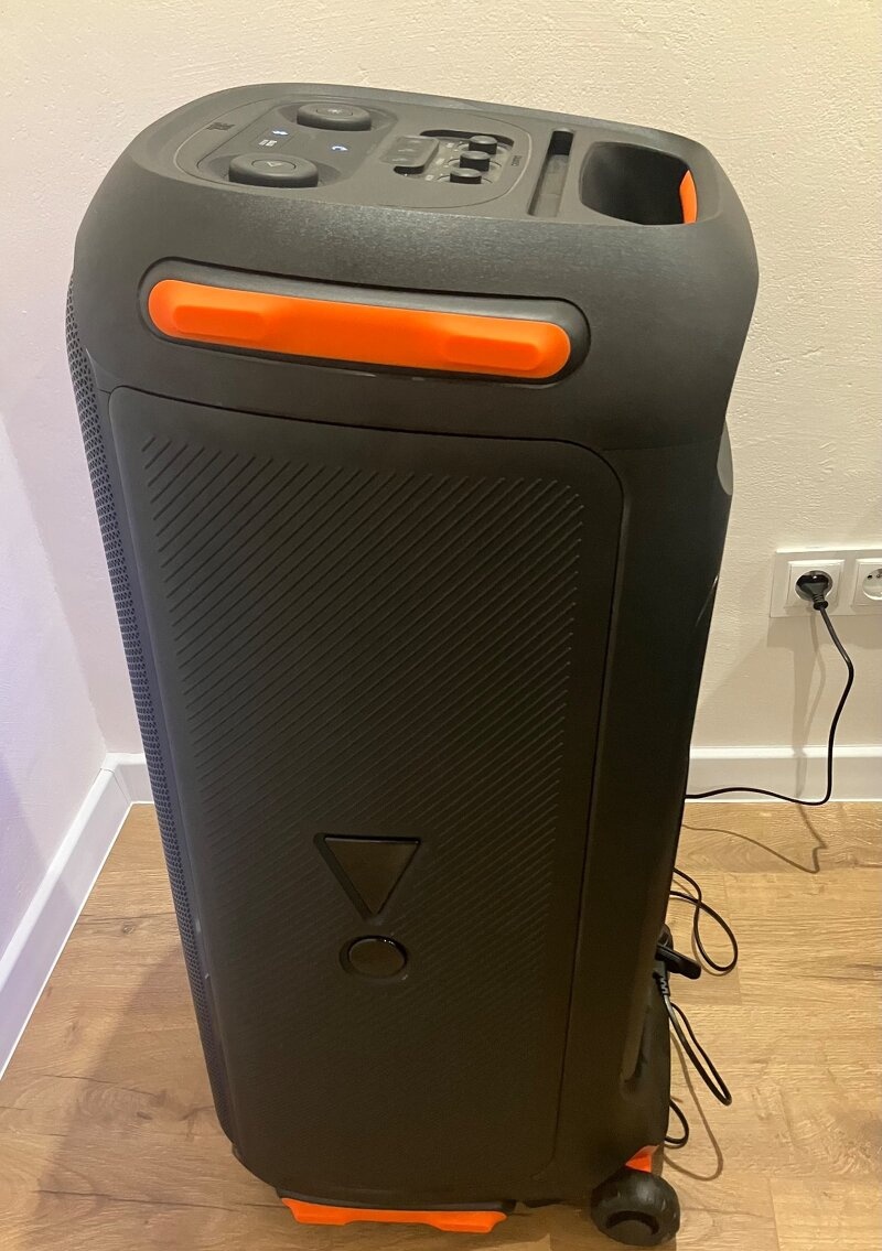 Prodám Jbl partybox 710 - 2