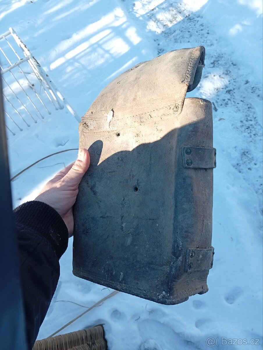 Starý kožený obal na telefon - 2