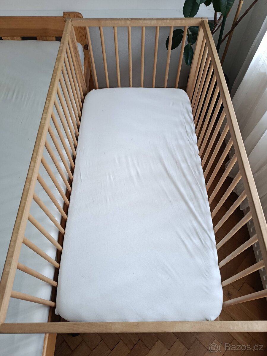 Dřevěná dětská postýlka - 2