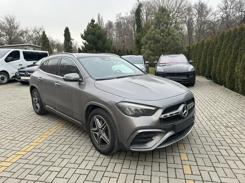 Mercedes-Benz GLA 200 - 2