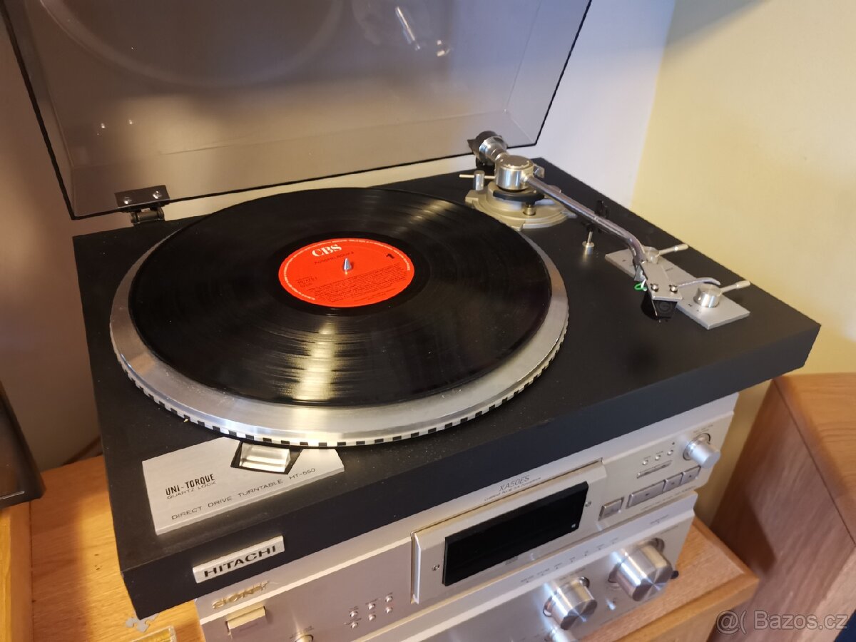 Gramofon Hitachi - 2