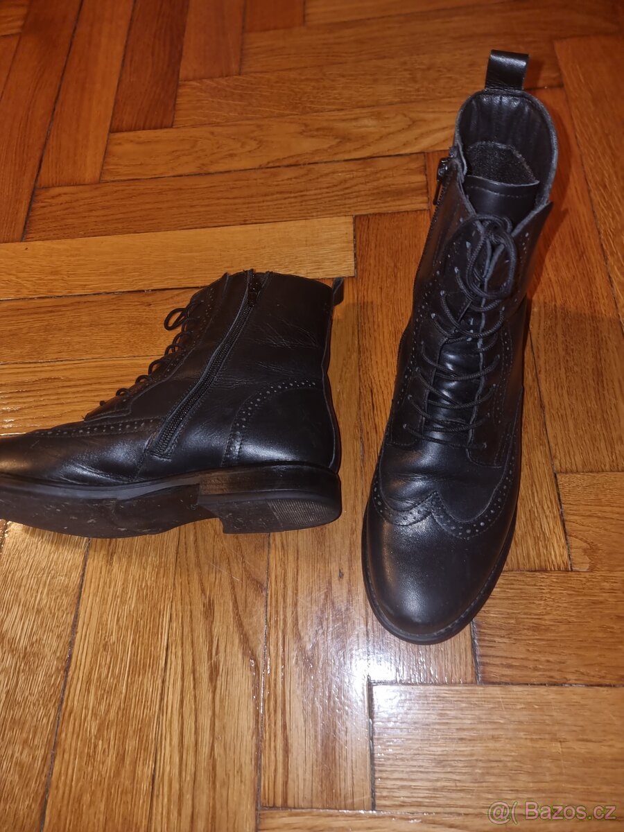 Šněrovací vyšší obuv ČERNÁ, vel 42 - 2