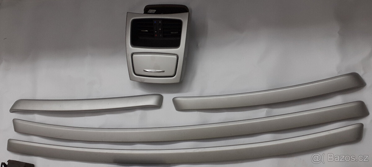 BMW e90 / e91 / e92 - Stříbrný interierový dekor - 2