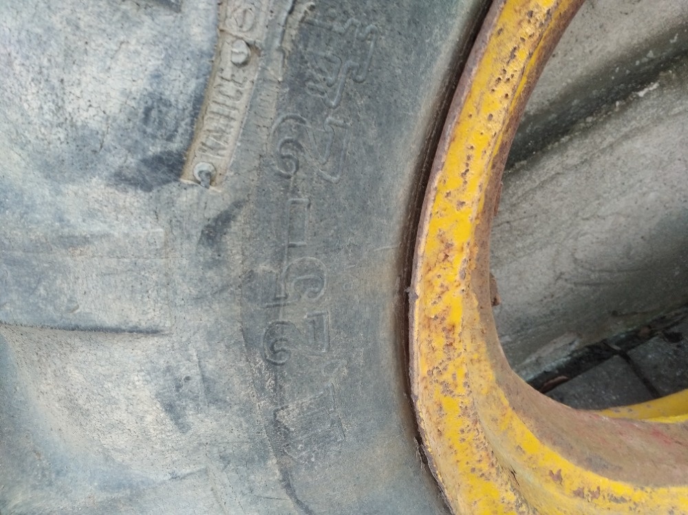 Prodám kolo na ZETOR25A,--1000,- - 2