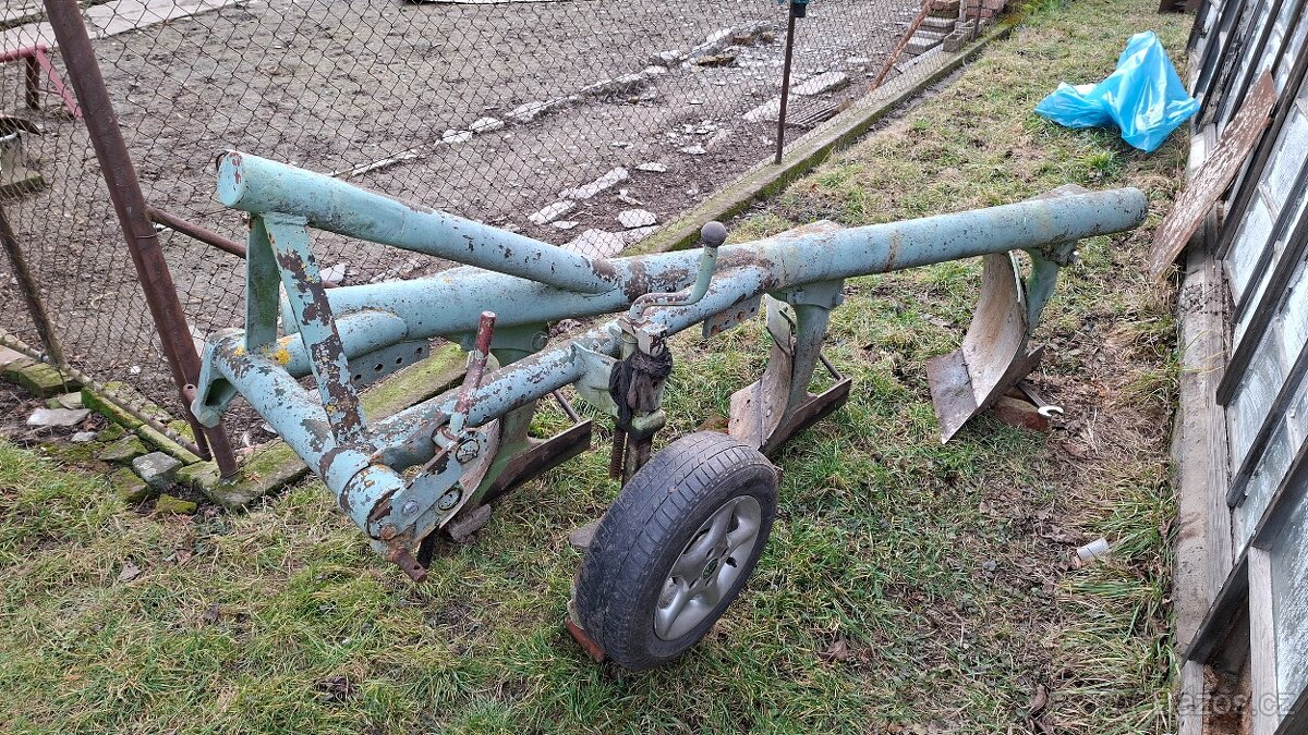 Prodám tříradličný trubkový roudnický pluh - 2