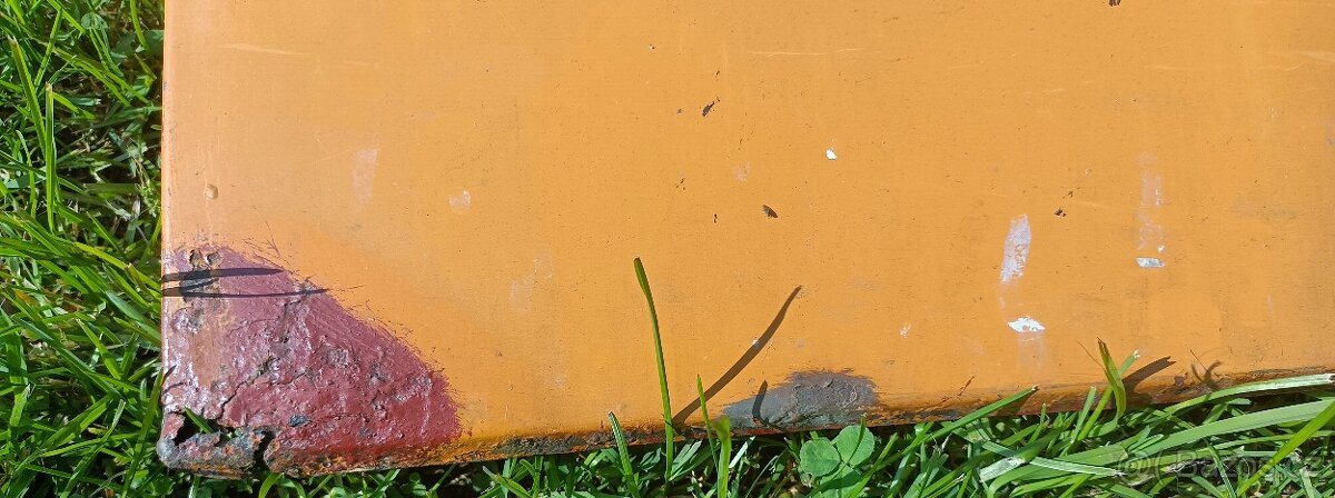 ŠKODA 100 L - pravé přední dveře - 2