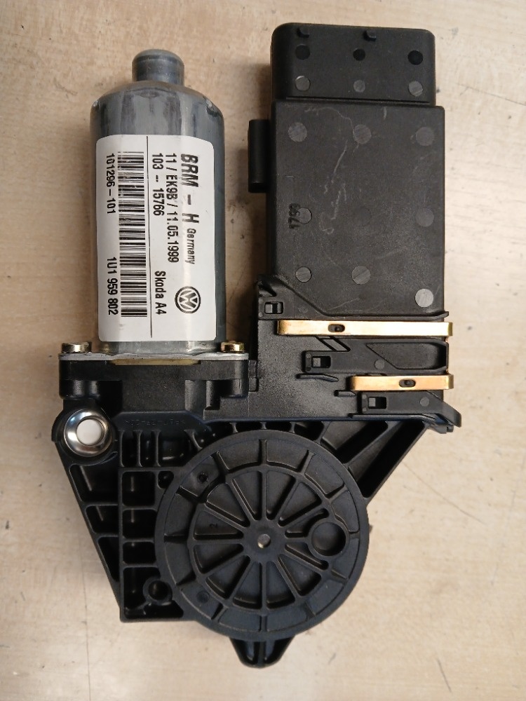 Motorek spouštěče oken - 2