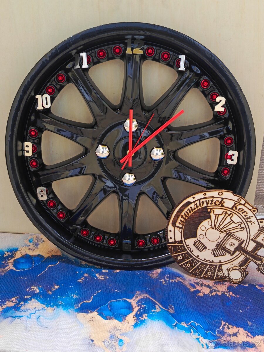 Hodiny z černého alu kola - Autonábytek Kovář - 2