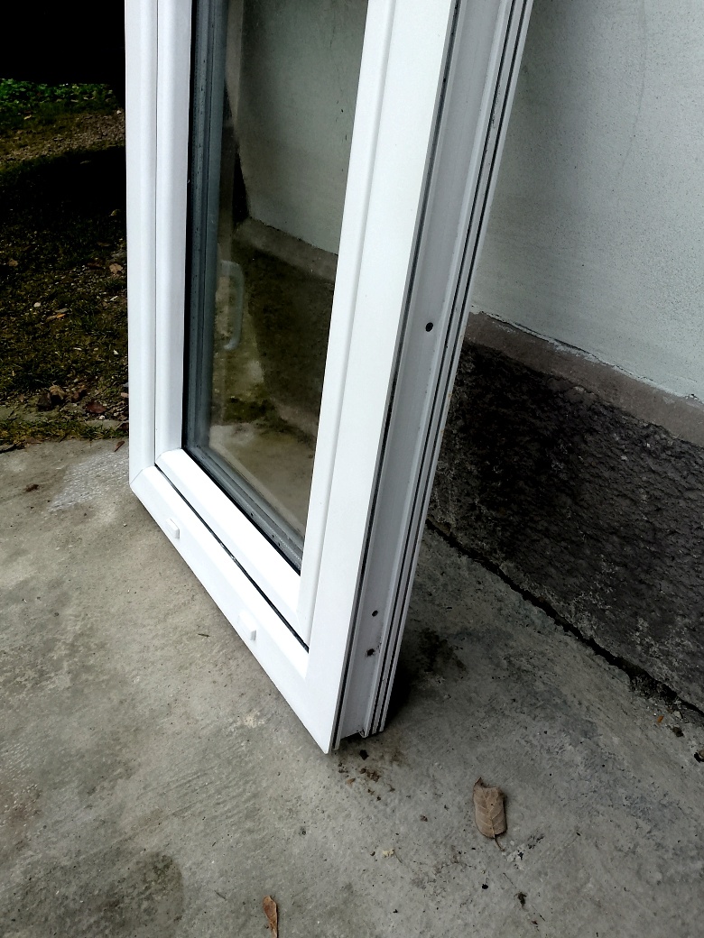 Plastové okno 59 x ,84 cm, doprava - 2