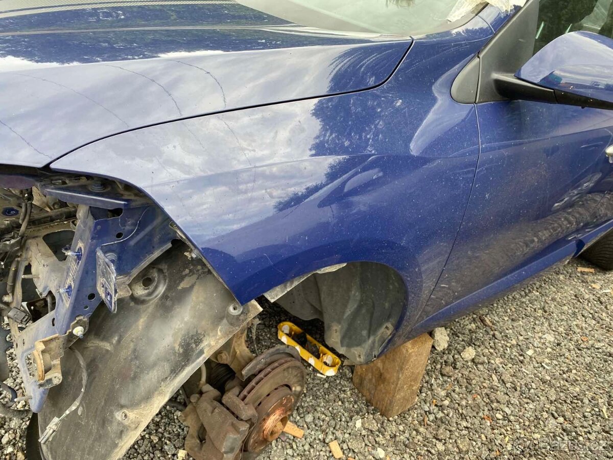 Renault fluence díly přední blatník ov460 - 2