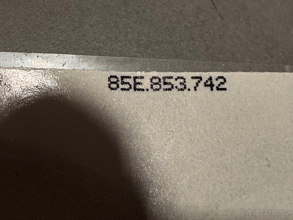 Audi e-tron,Q8 e-tron emblém - 2