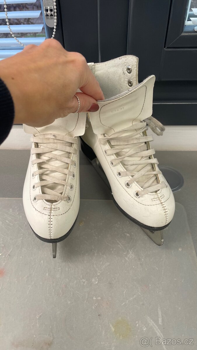 Dívčí brusle PEGGY vel.35 - 2