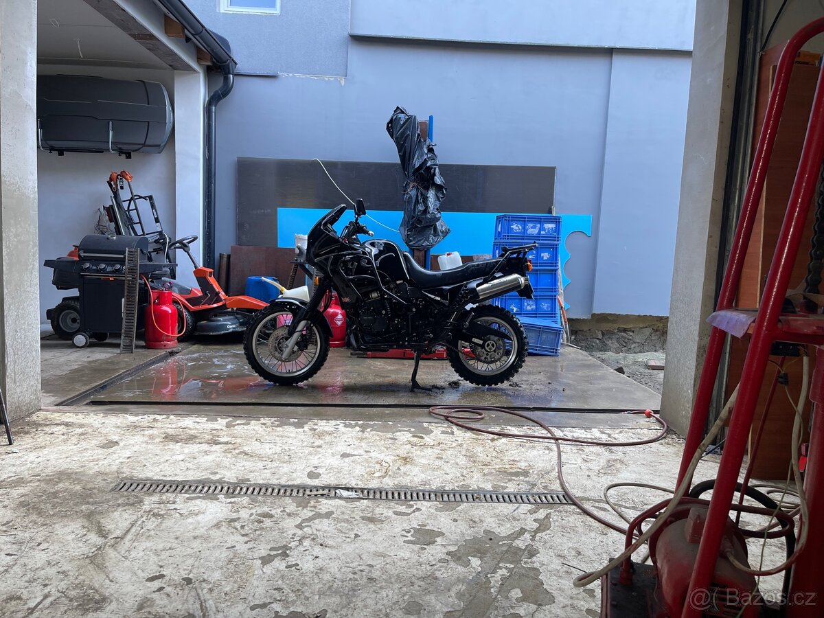 Triumph tiger 900 - 2