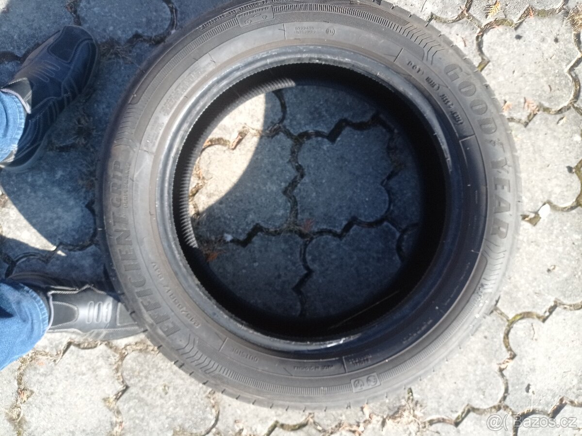 Prodám letní pneu škoda karok - 2