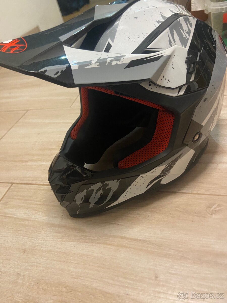 Helma na motorku - 2