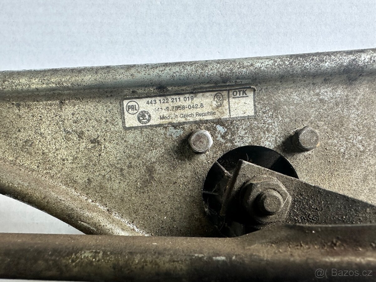 Motorek stěračů s táhly - 2