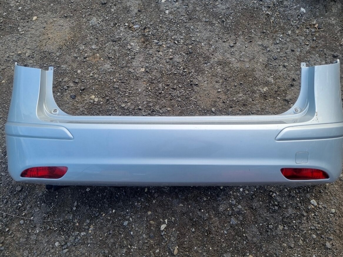 Hyundai i30 CW,2011,1.6crd,karosářské díly - 2