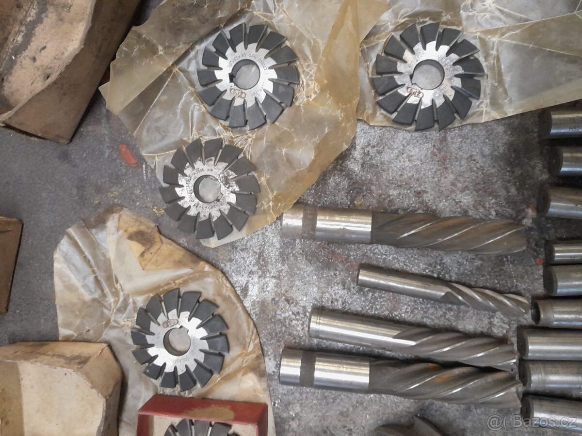 Fréza různé nástroje - 2
