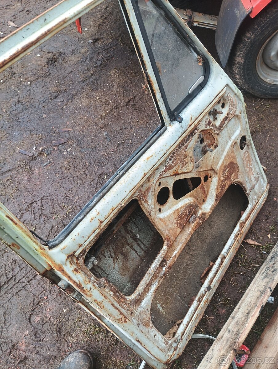 Dveře na škoda 1000mb - 2