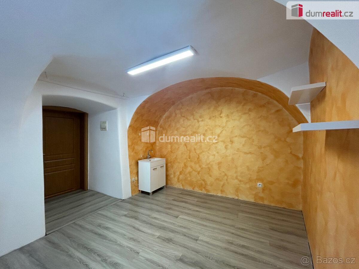 pronájem komerčního prostoru 16 m2 - 2