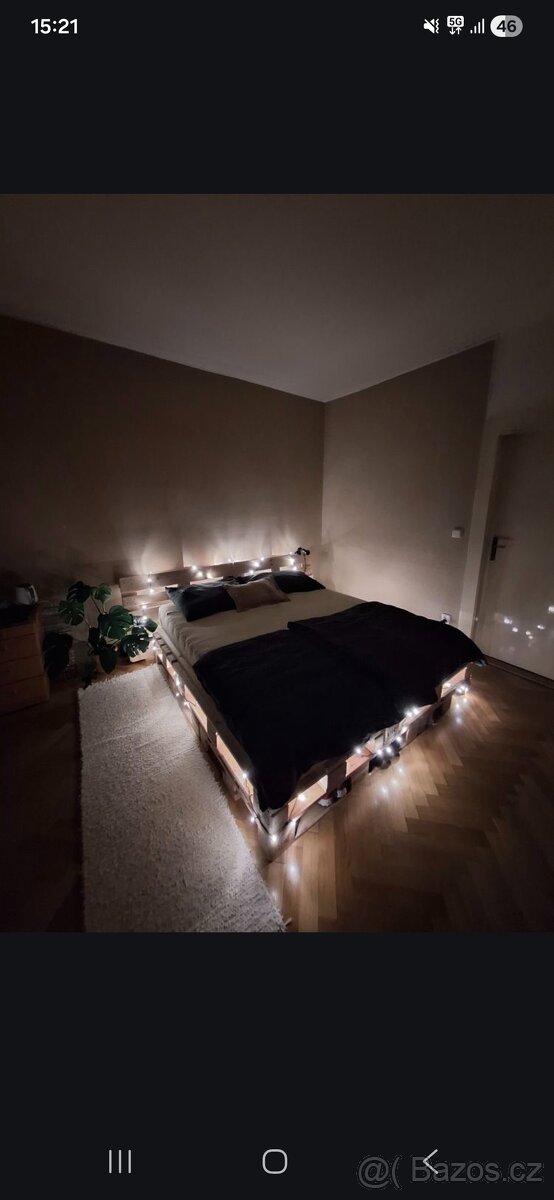 Paletová postel s nočními stolky - 2