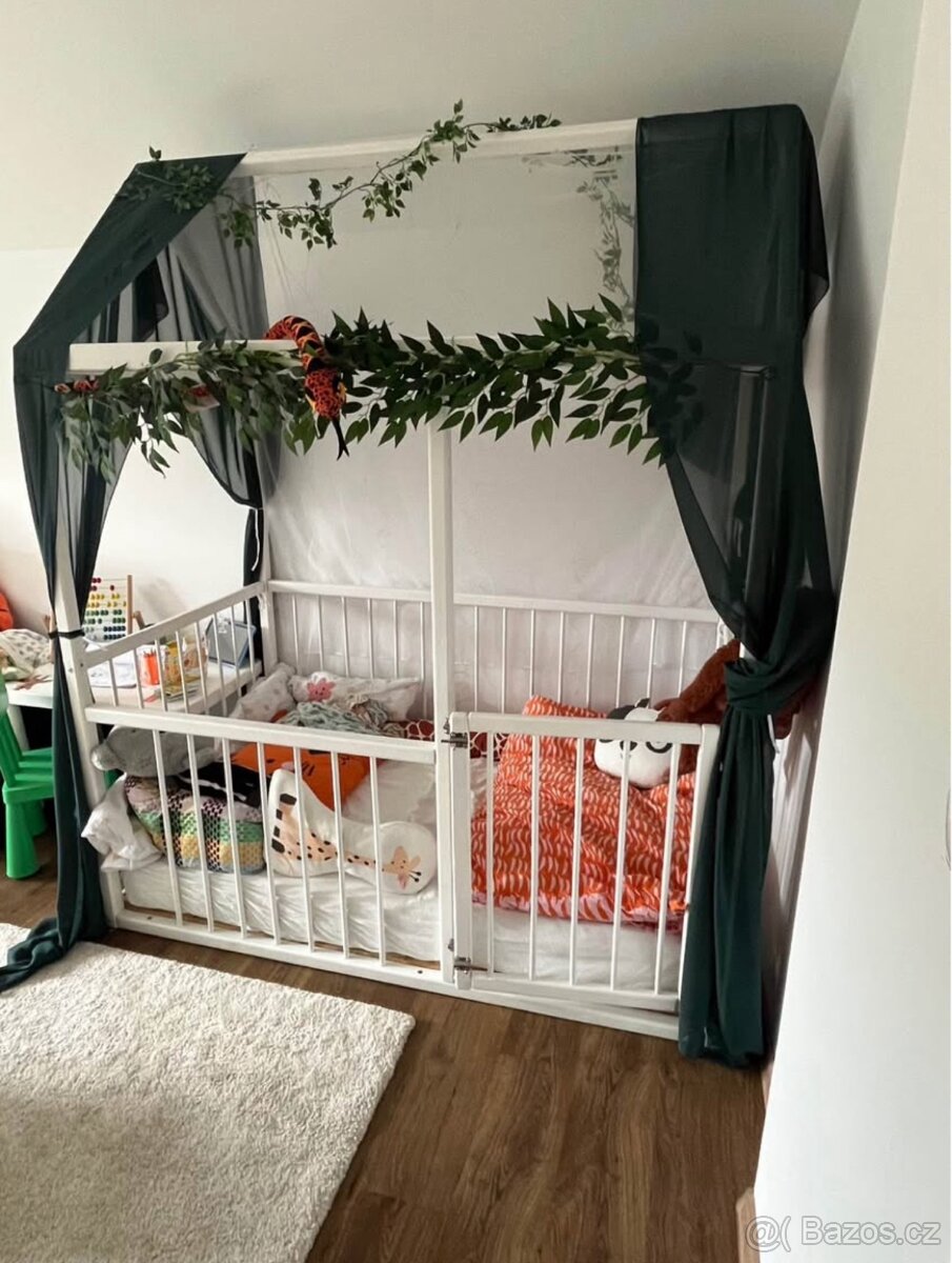 Dětská domečkova postel s dvířky - 2