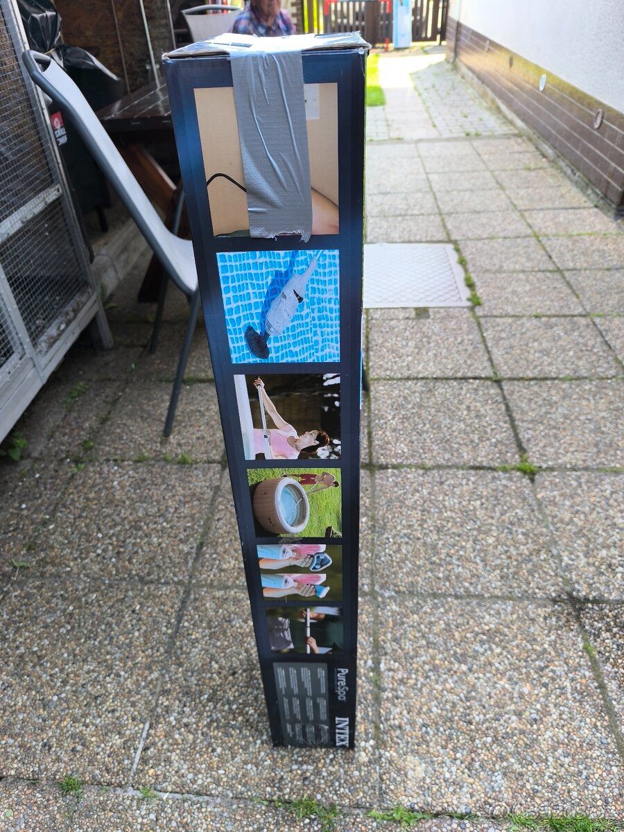 Aku vysavač pro bazén - 2