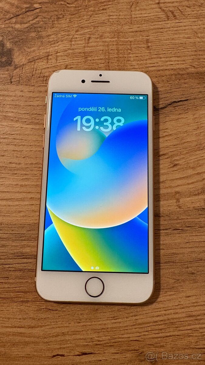 iPhone 8 64GB + skla, obaly - 2