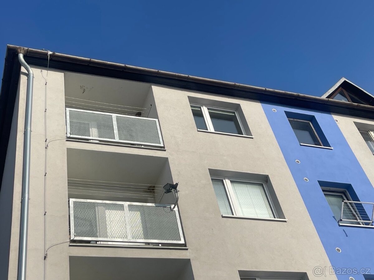 Prodej bytu 3+1, 68 m², Maletín - 2