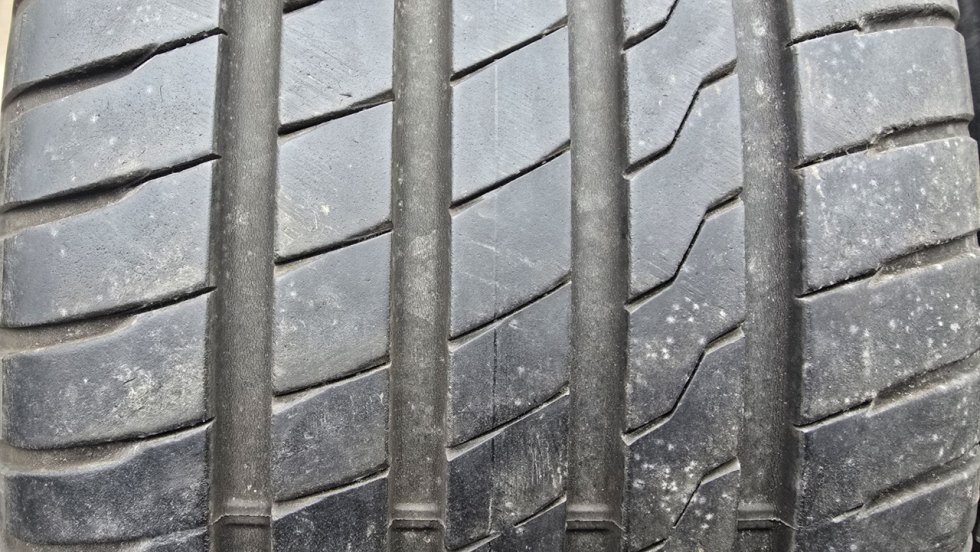 Letní pneu 245/45/19 Firestone - 2