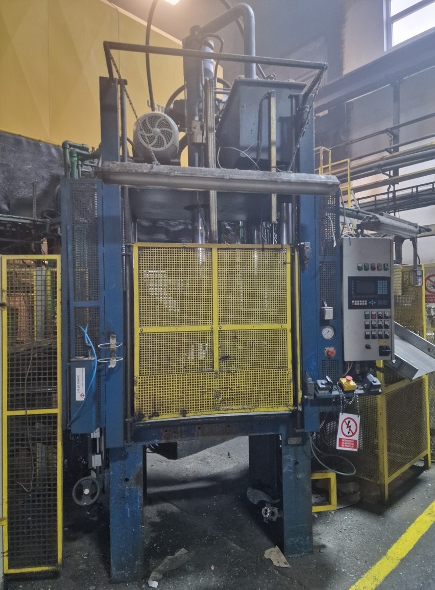 Tlakový licí stroj T6 - 400 ( Al ) - 2