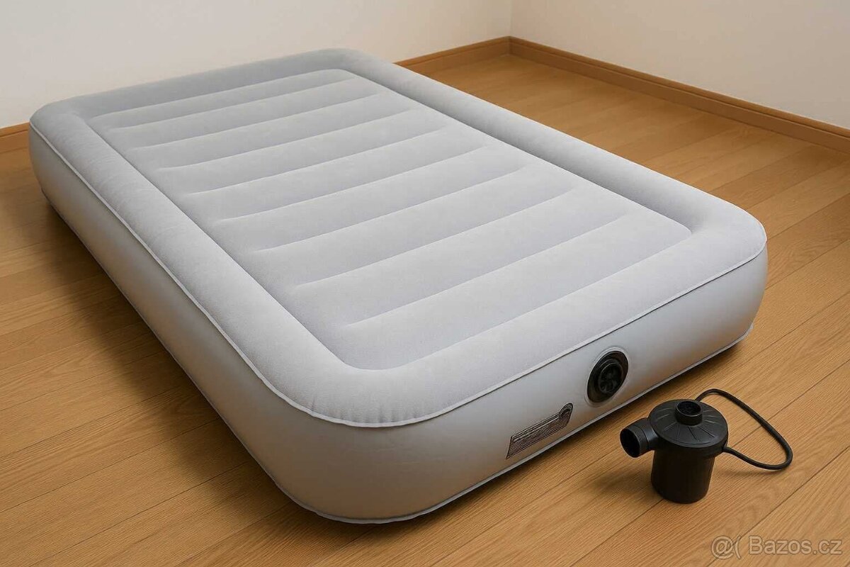 Perfektní nafukovací postel s pumpou - 2