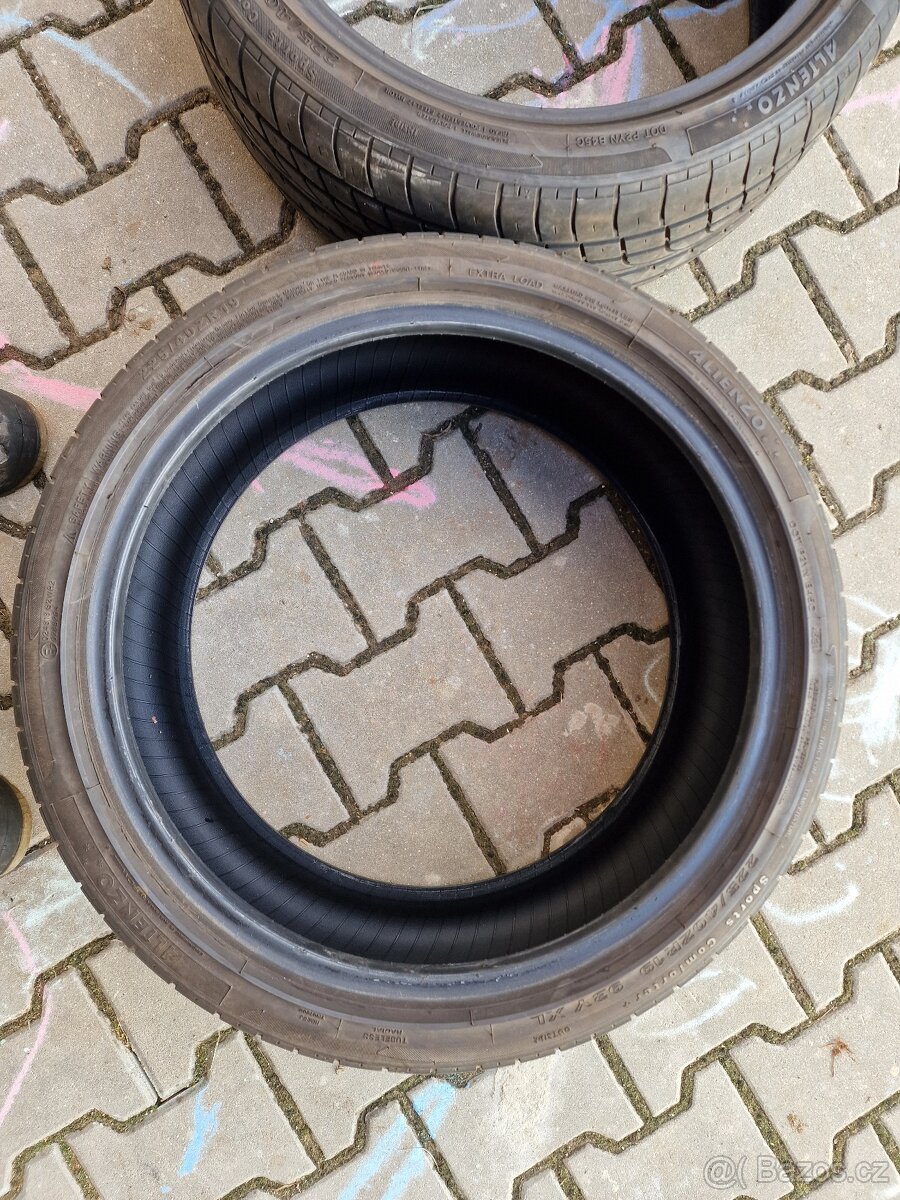 Letní pneumatiky 225/40 R19 - 2