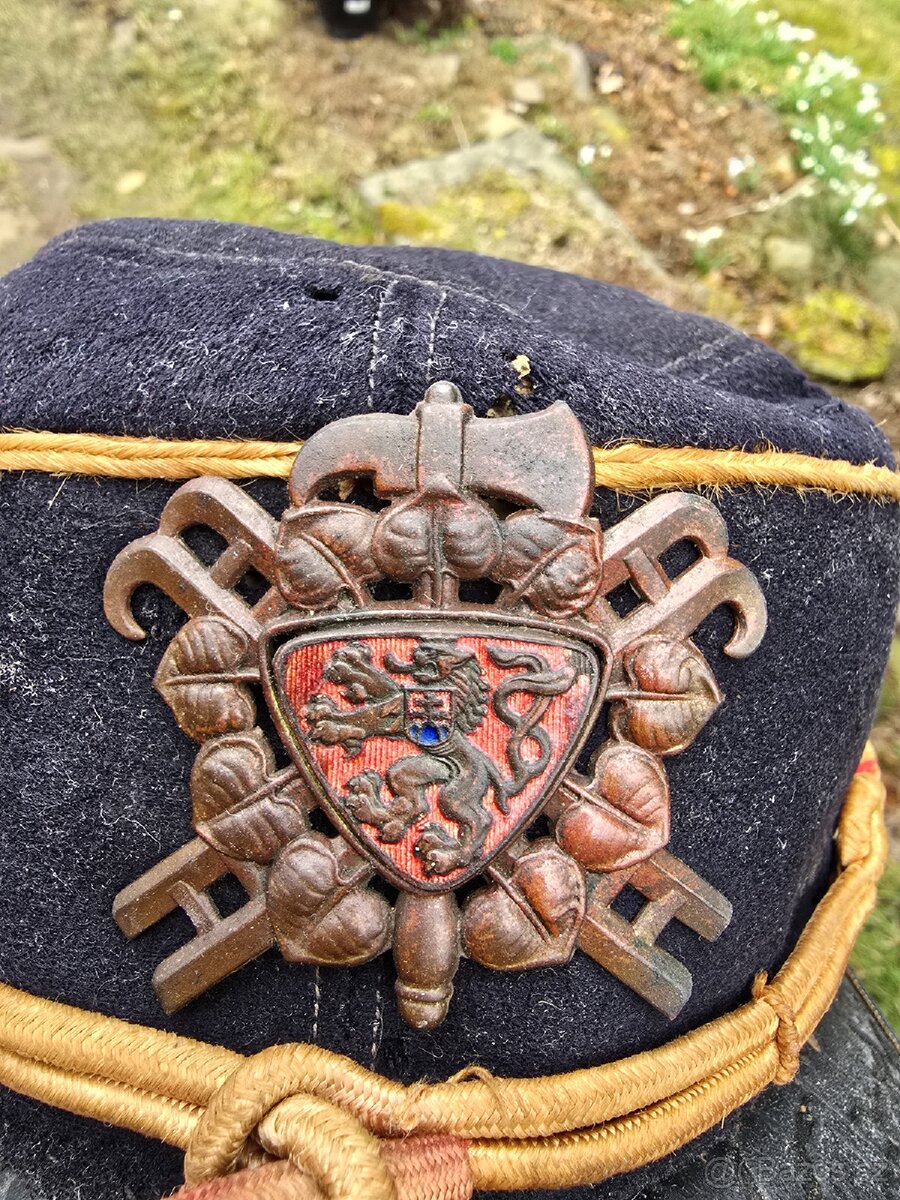 Krásná stará hasičská čepice - 2