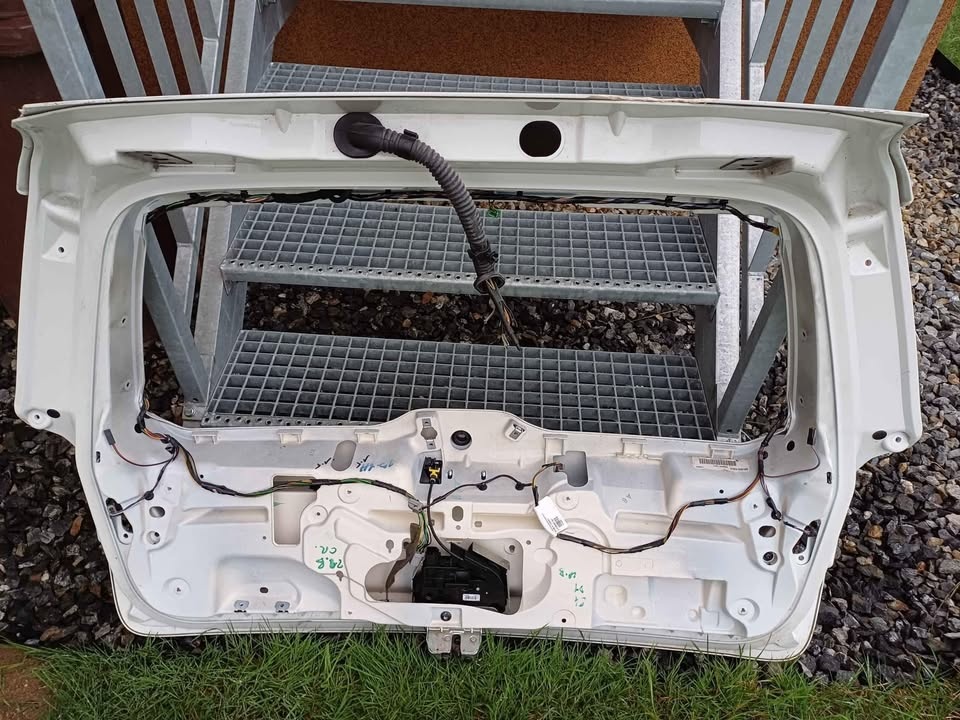 5.DVEŘE VOLVO + ZÁMEK V70 III - 2