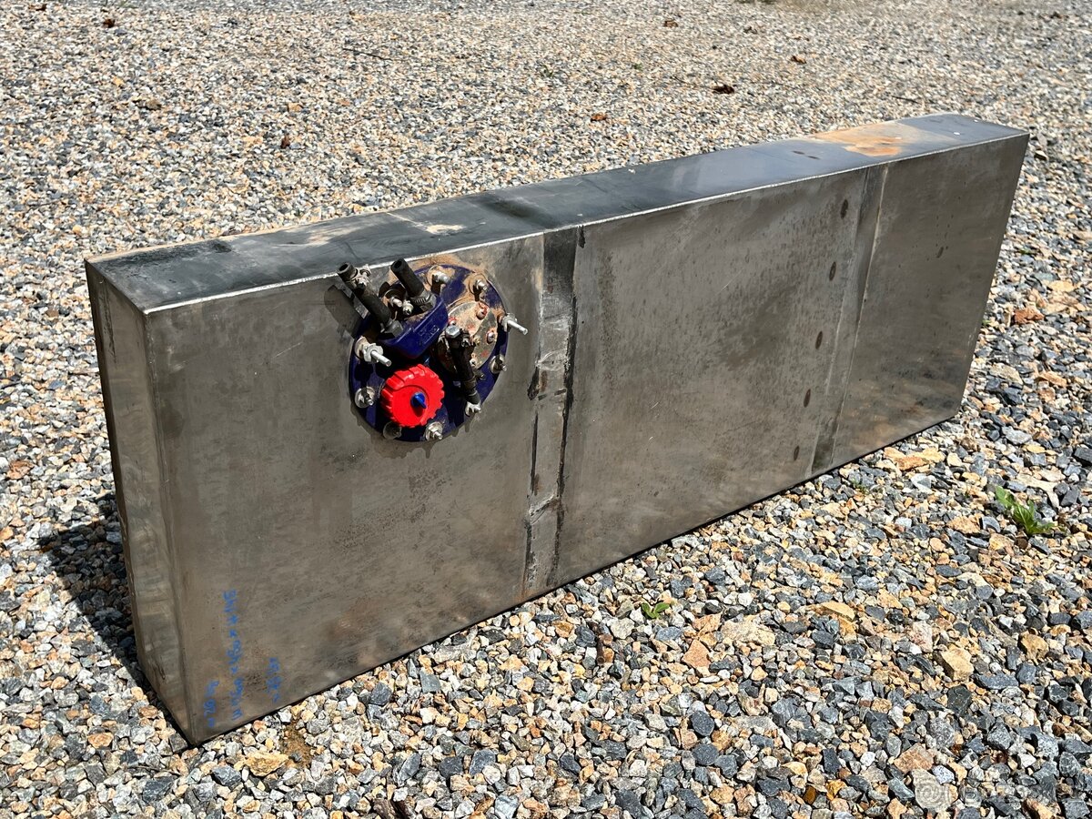 pridavna nerez nadrz LR Defender 110/130 - 2